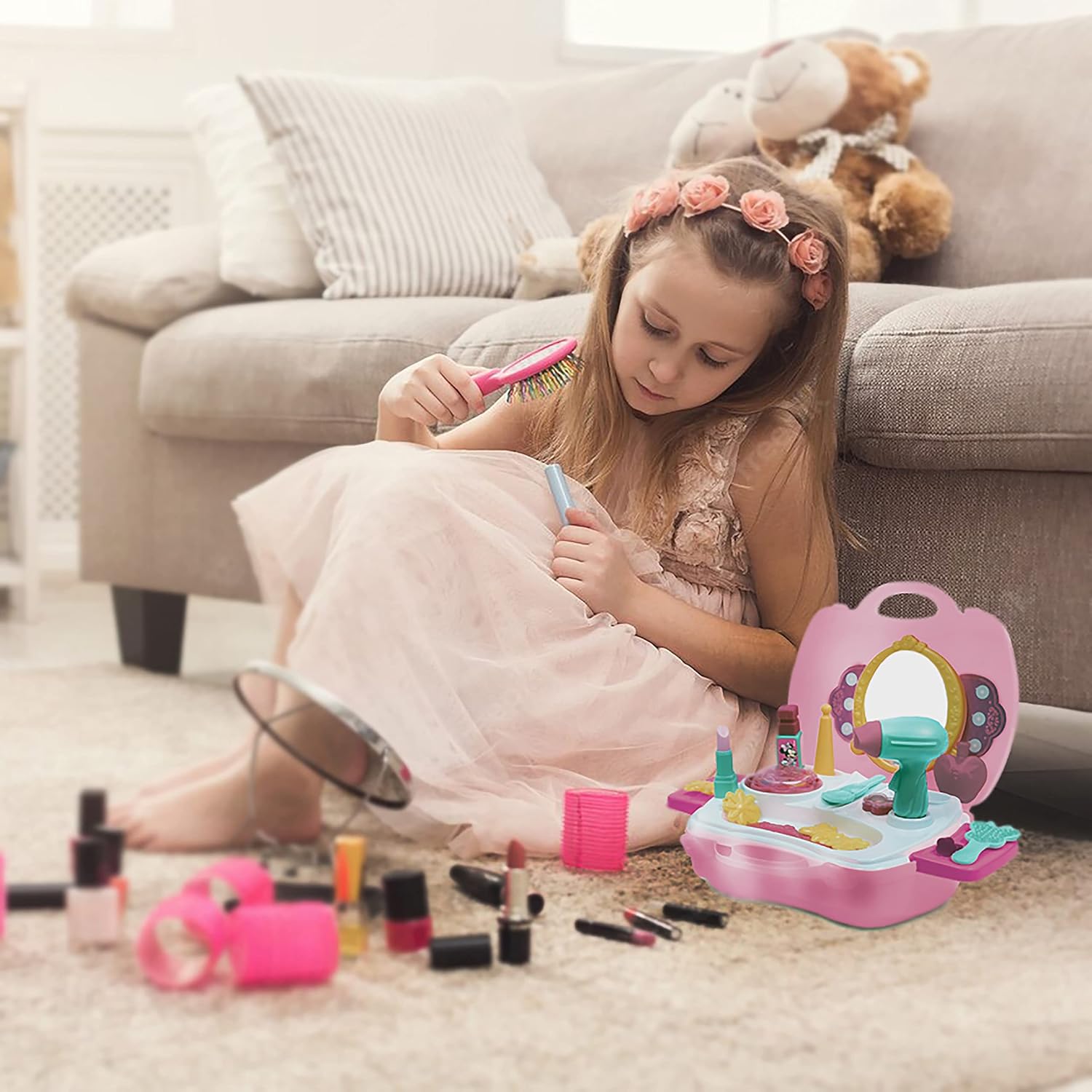 Skoodle Disney Junior Minnie Beauty Set in Plastic Case with Makeup Accessories for KidS (22 Pieces ), Ages 3+ - Image 5