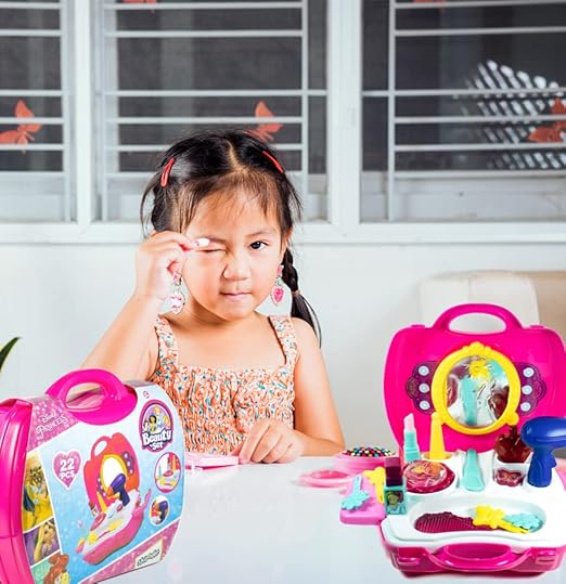 Skoodle Disney Princess Beauty Set in Plastic Case with Makeup Accessories for KidS (22 Pieces ), Ages 3+ - Image 4